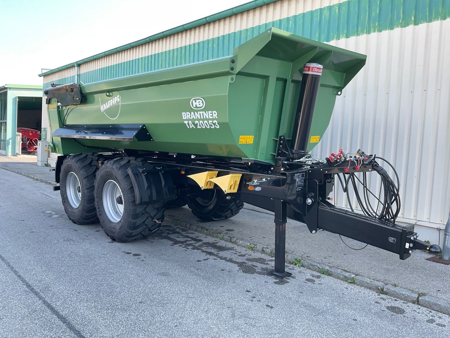 E-FARM: BRANTNER TA 20053 Half-Pipe - Kipper - id EHKRUGF - 38.417 € - Baujahr: 2023 - Österreich