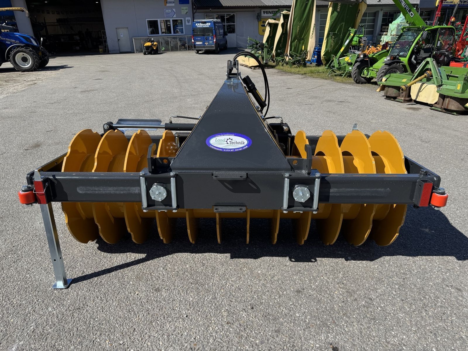 E-FARM: MAMMUT sk 250h silowalze - Inne urządzenie paszowe - id C3ZXGQG - 10 659 € - Rok produkcji: 2025 - Austria