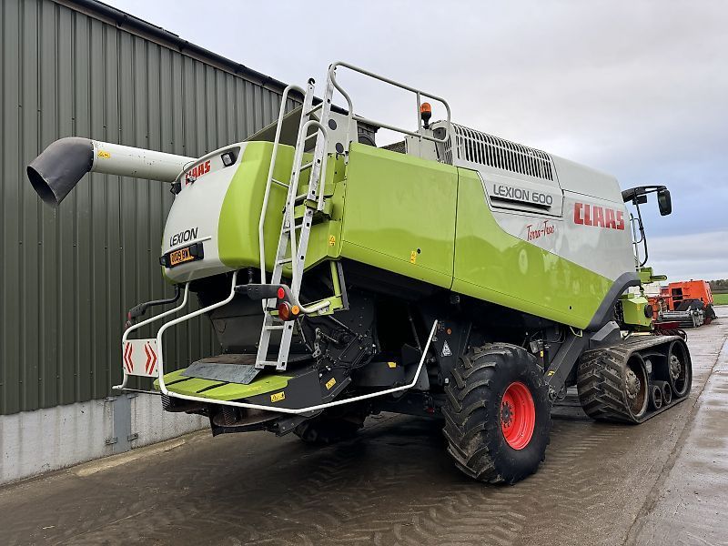 E-FARM: Claas Lexion 600 - Kombajn zbożowy - id GD5P8QV - 78 692 € - Rok produkcji: 2009 - Motogodziny: 3560,Zjednoczone Królestwo