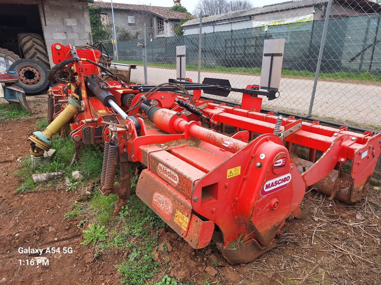 Maschio Rastra eléctrica 14.000 €