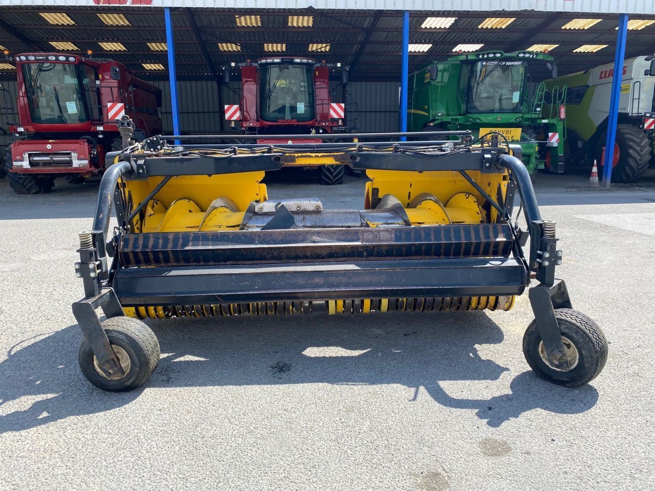 E-FARM: New Holland 273 - Header - id YVMUHYG - €6,900 - Year of construction: 2011 - France
