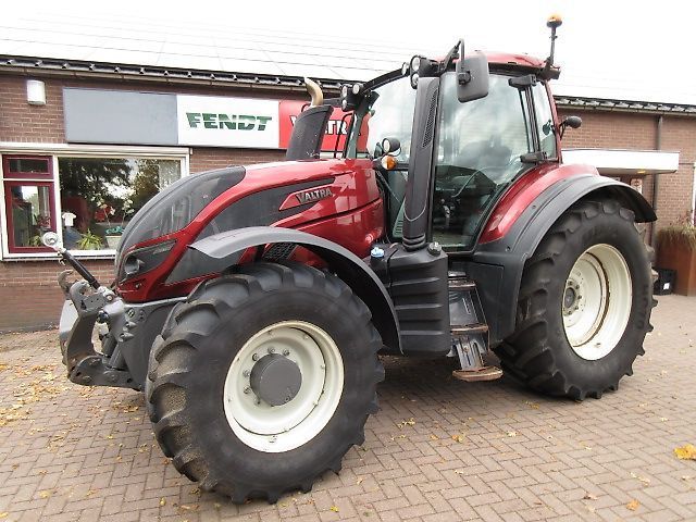 Valtra T 154 Traktor 65 000 €