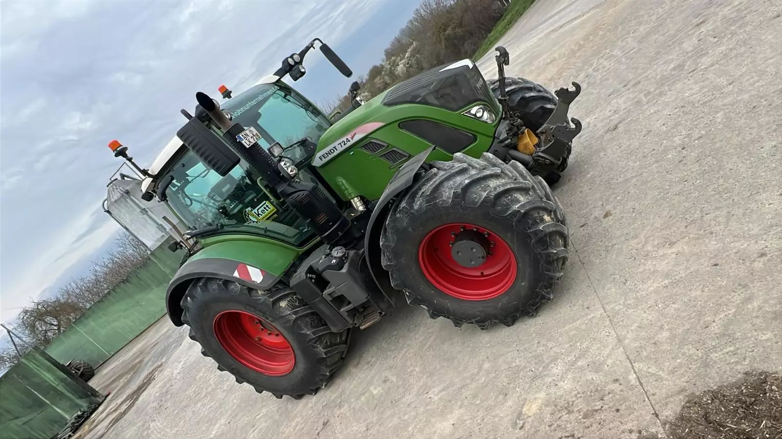 Fendt 724 Vario Profi Plus Tractor €77,000