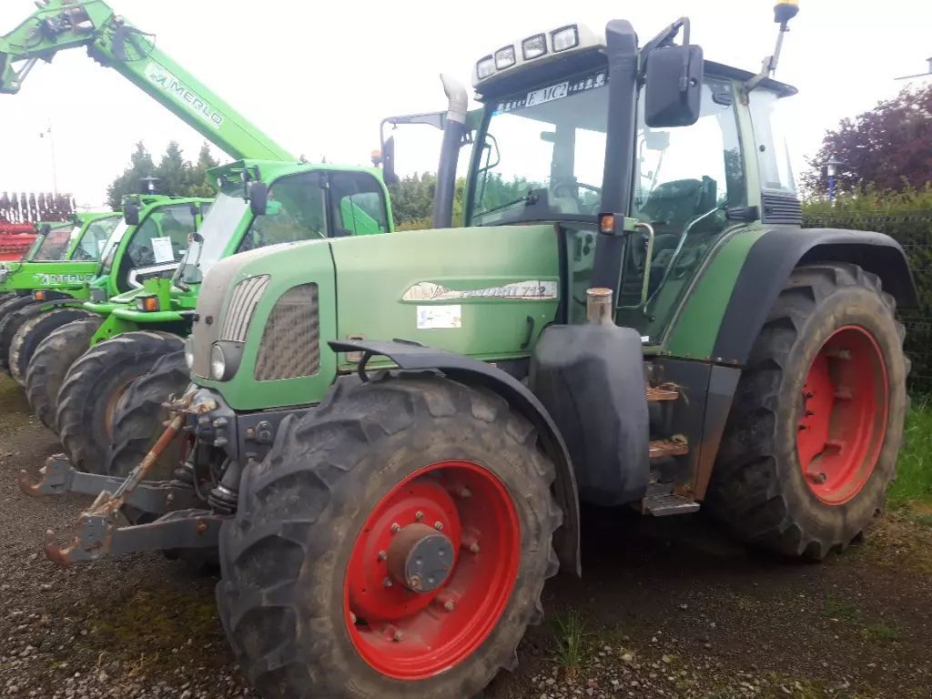 E-FARM: Fendt 712 Vario - Tractor - id FZDDDHM - 28.000 € - Año: 2000 - Horas: 13.700,Potencia del motor: 120,Francia