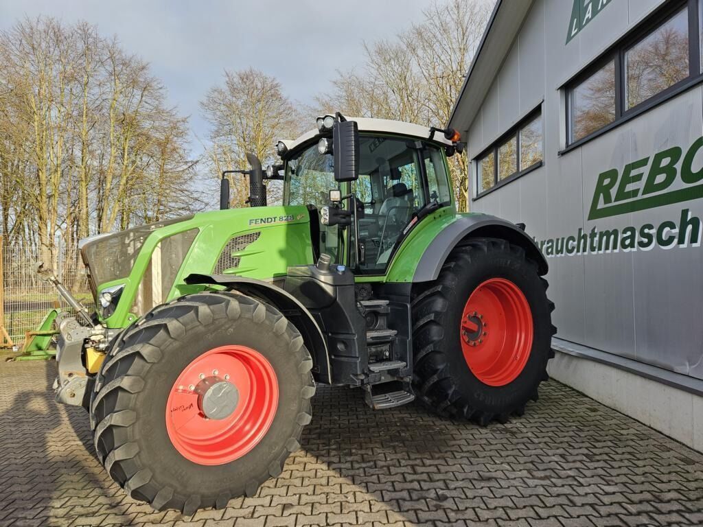 E-FARM: Fendt 828 Vario ProfiPlus - Tracteur - id HTLLPJG - 118 000 € - Année: 2017 - Lecture du nombre d'heure: 5 752,Puissance du moteur (chevaux): 287,Allemagne