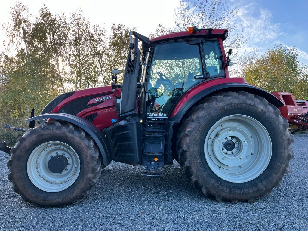 E-FARM: Valtra T214 Direct - Traktor - id DXBBE4P - Rok produkcji: 2020 - Motogodziny: 4250,Moc silnika: 215,Francja