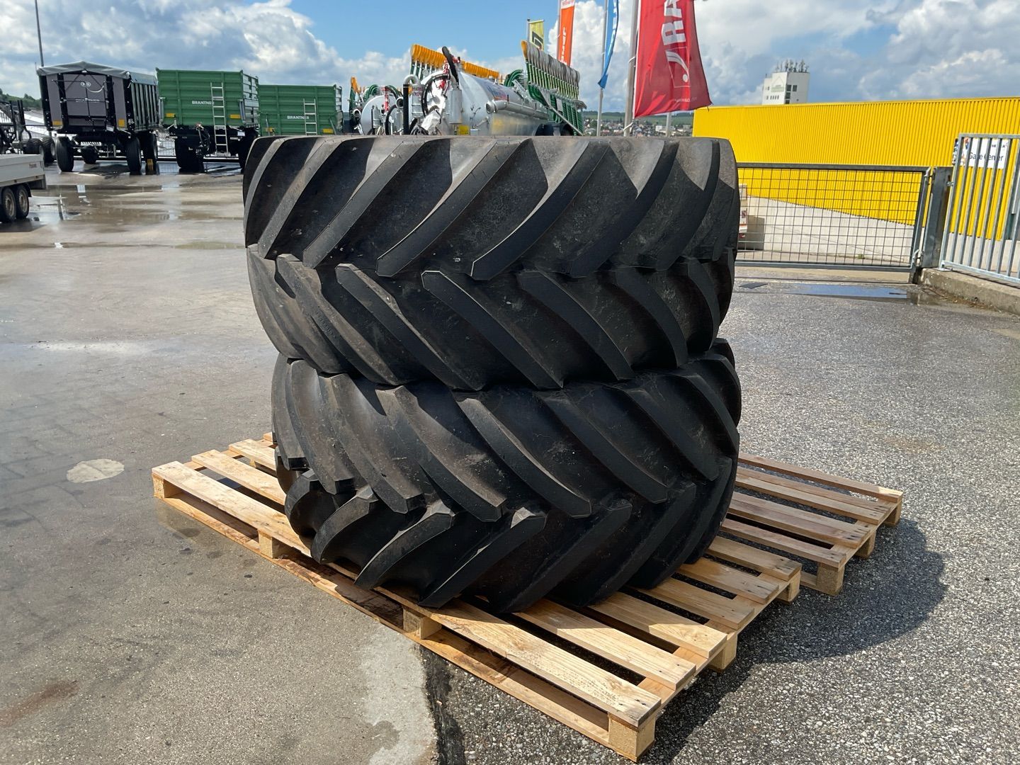 MICHELIN 800/65R32 MEGAX BIB 2 Kola a pásy 7 333 €