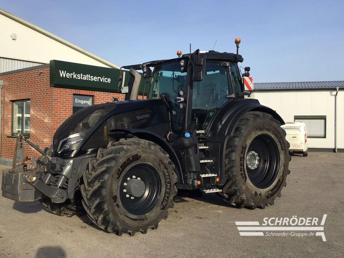 E-FARM: Valtra Q305 - Tractor - id 57TXXYM - €183,500 - Year of construction: 2023 - Engine hours: 983,Engine power (HP): 300,Germany