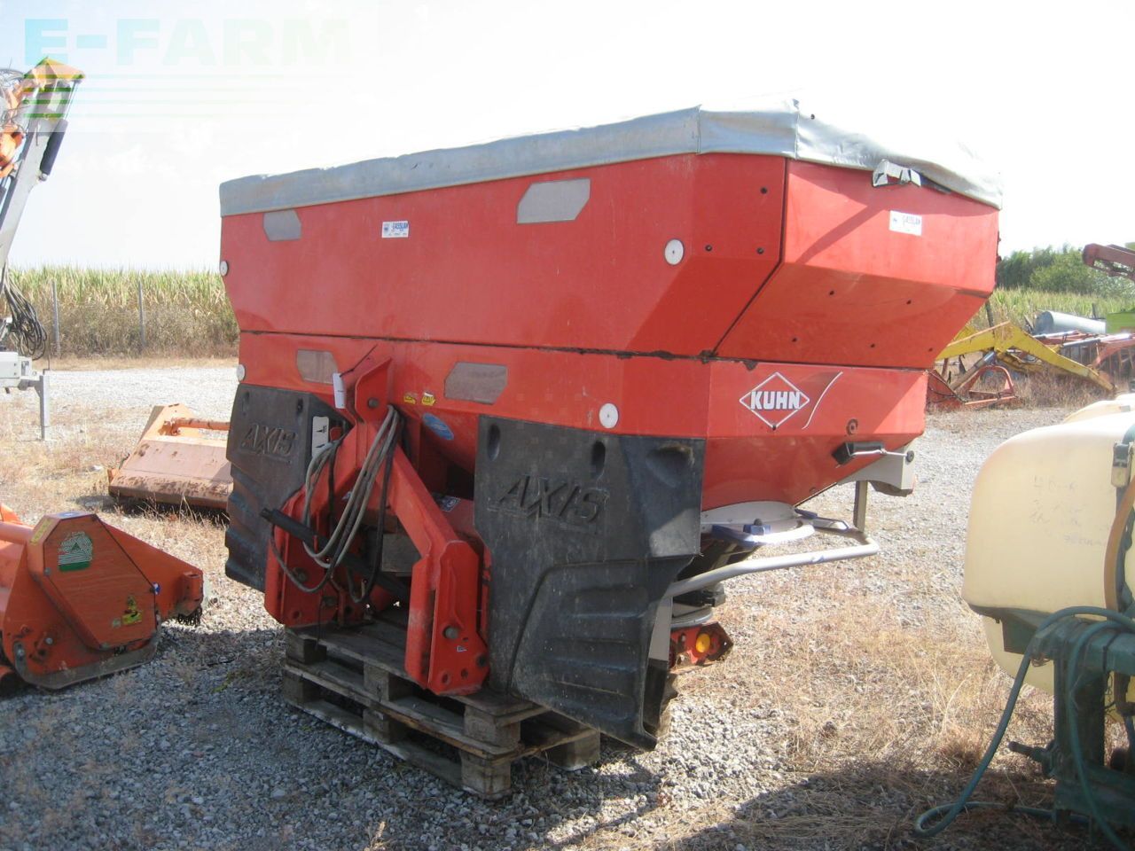 E-FARM: Kuhn axis 40.1w - Fertiliser spreader - id LQ4PIUU - €5,500 - Year of construction: 2012 - France
