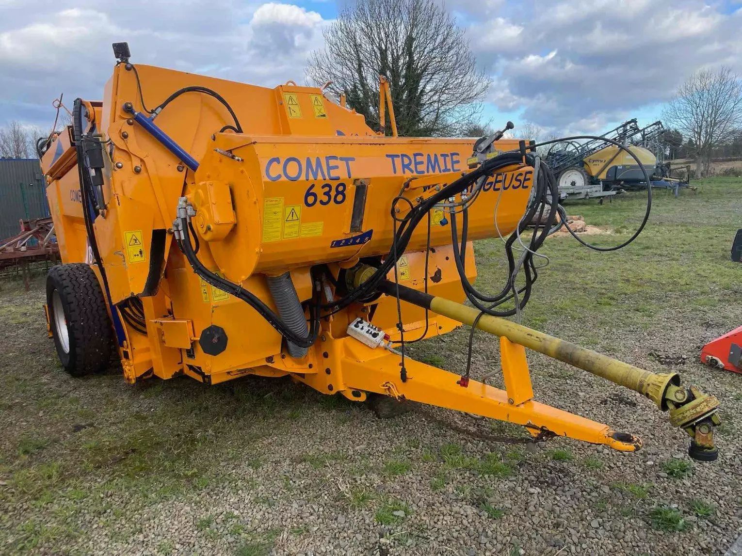 E-FARM: sonstige désileuse pailleuse comet638 . belair - Cortadoras y alimentadoras de ensilado - id 2A626WG - 19.900 € - Año: 2015 - Francia