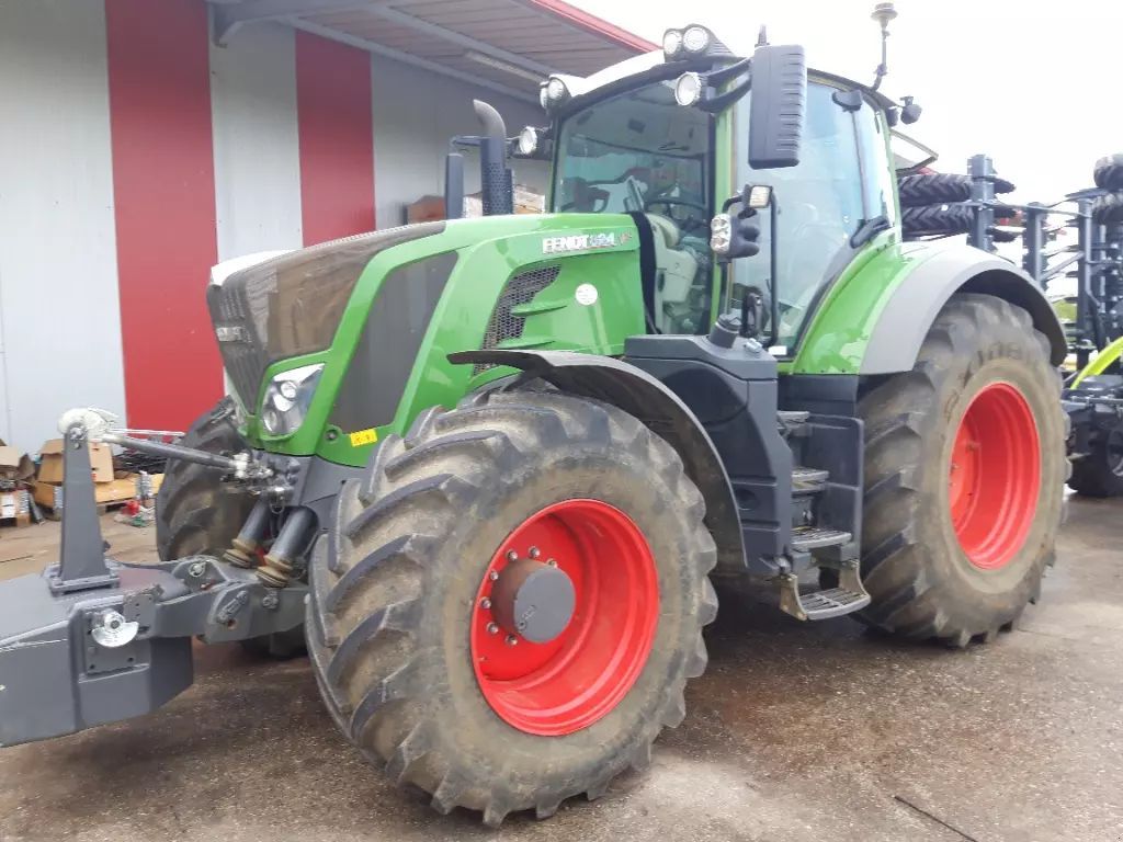 E-FARM: Fendt 824 Vario - Tractor - id WMYXIGP - €158,000 - Year of construction: 2018 - Engine hours: 2,000,Engine power (HP): 240,France