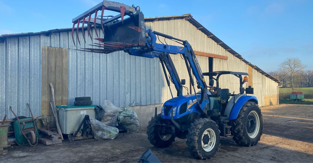 E-FARM: New Holland T4.75 S - Tractor - id ABYUUE3 - €29,000 - Year of construction: 2020 - Engine hours: 3,500,Engine power (HP): 75,France