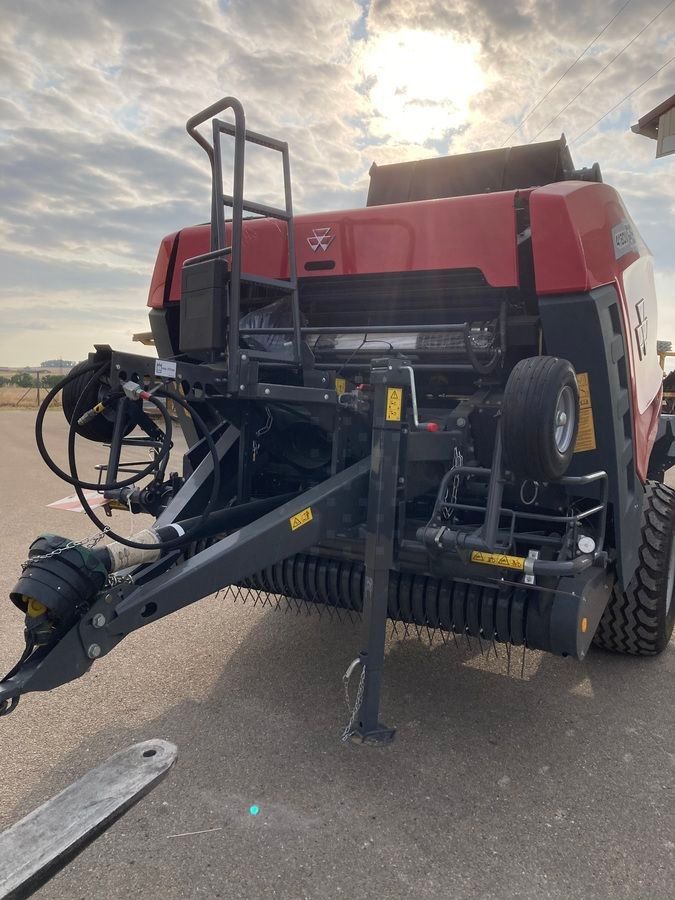 E-FARM: Massey Ferguson 4180 v - Baler - id FD9I1IE - €37,000 - Year of construction: 2023 - France
