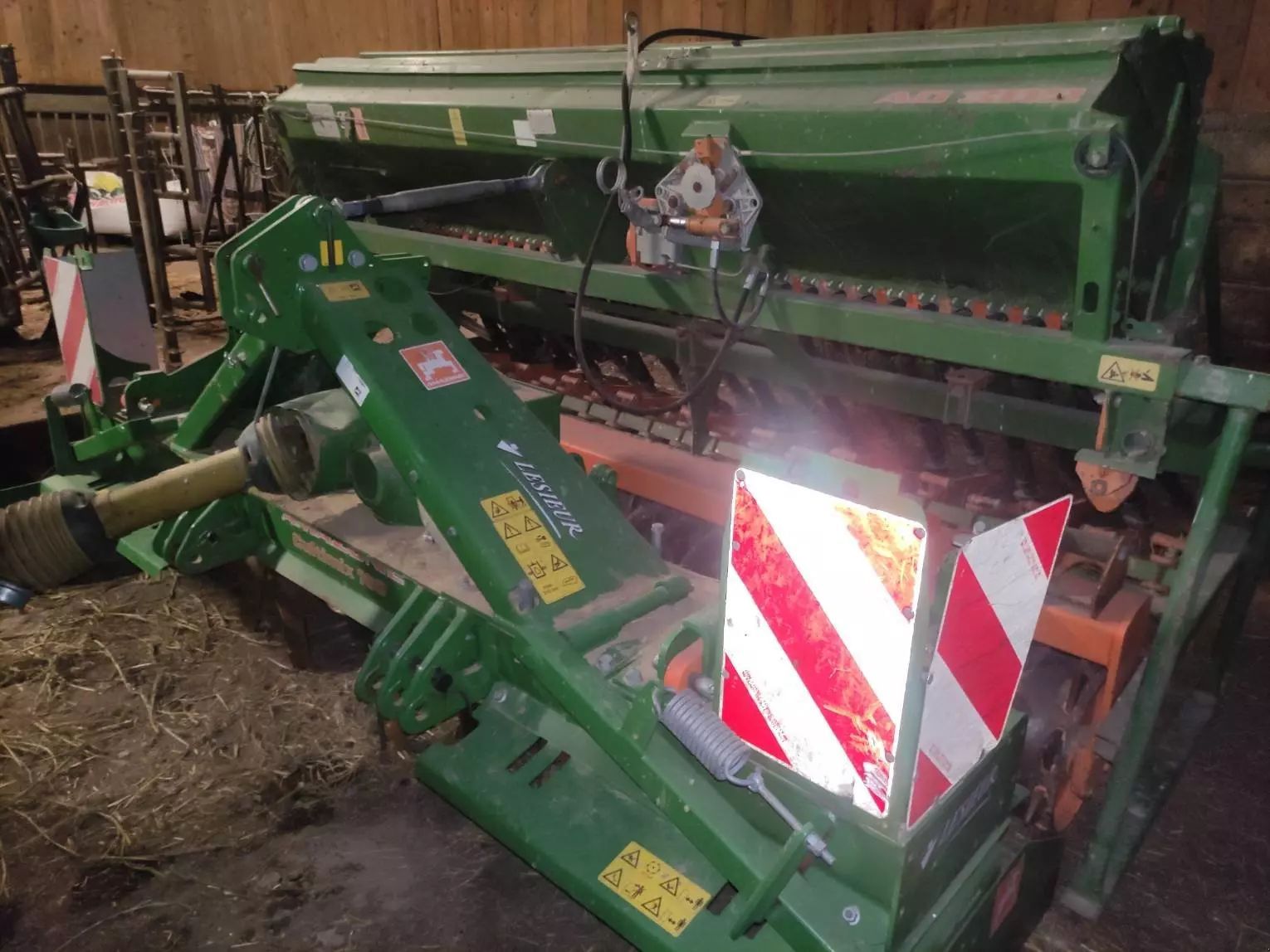 E-FARM: Amazone ad302 - Drilling machine combination - id S8886HH - €11,500 - Year of construction: 1994 - France