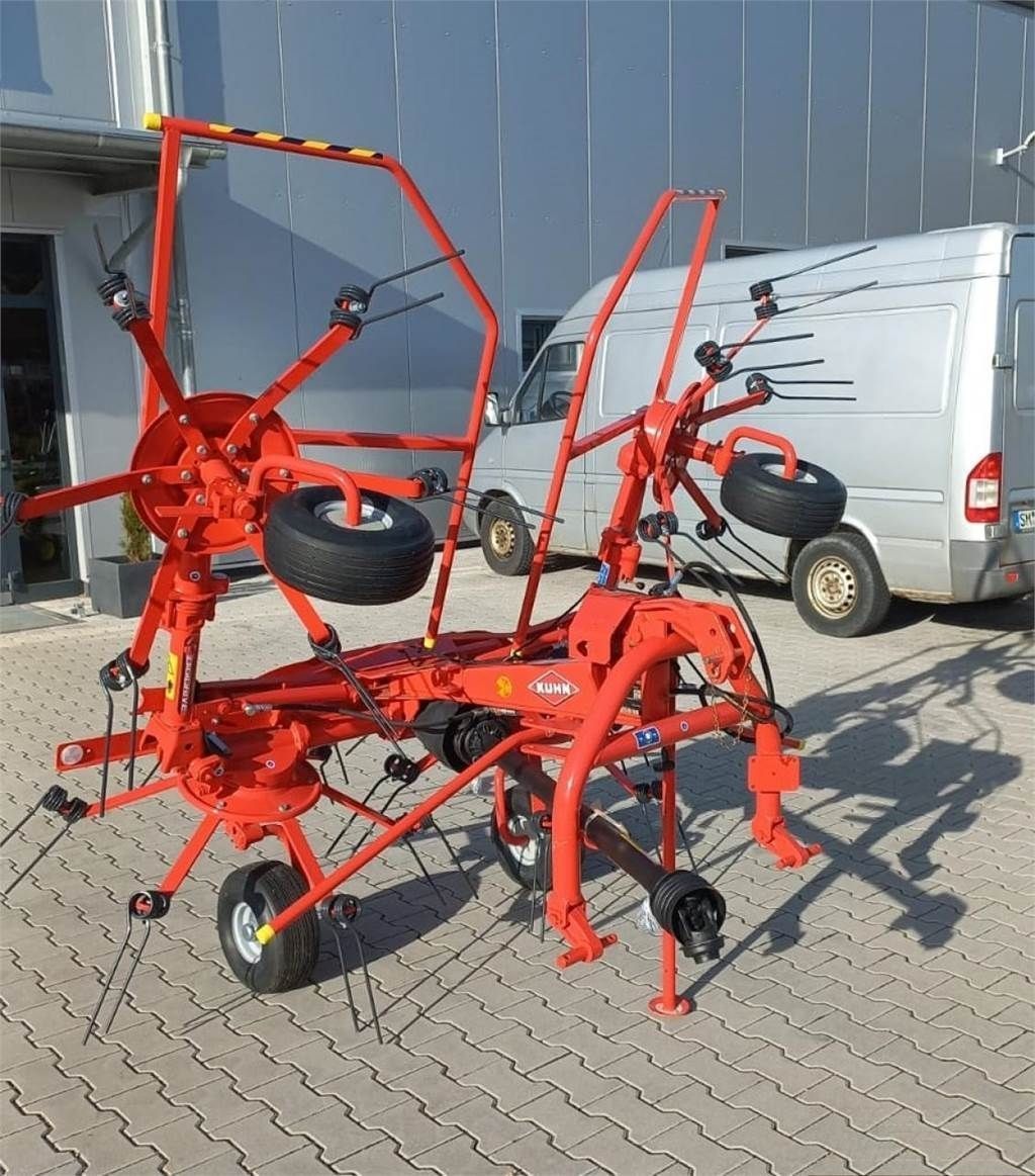 E-FARM: Kuhn GF 422 - Kreiselheuer - id IFZYERJ - 6.200 € - Baujahr: 2023 - Deutschland