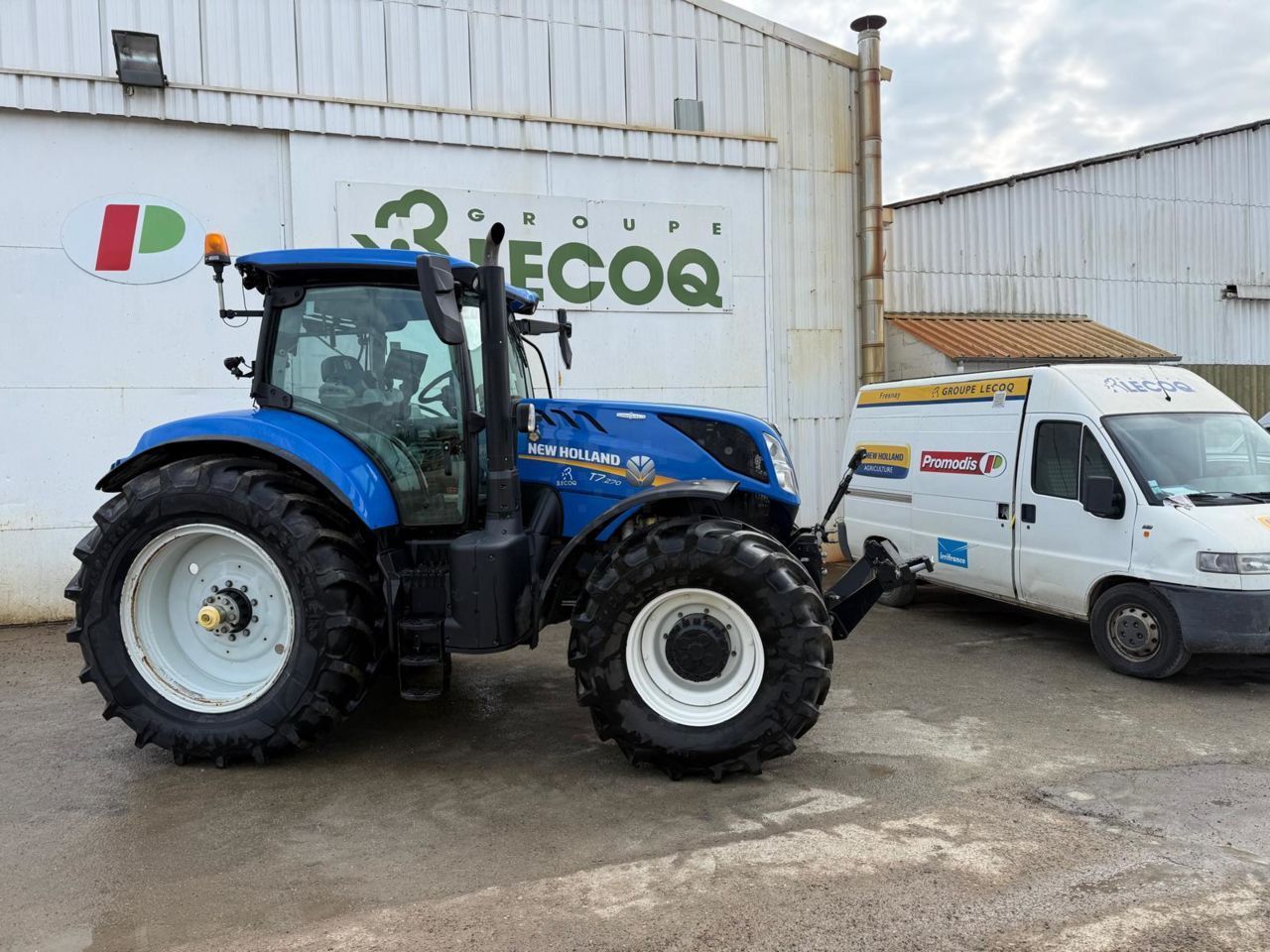 New Holland T7.270 AC Tractor €85,000