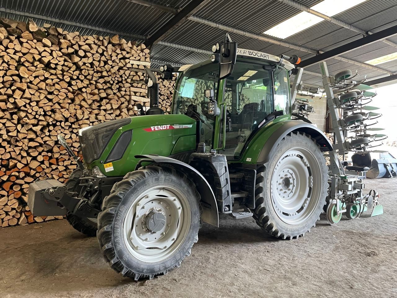 E-FARM: Fendt 313 Vario Profi - Tracteur - id GGLQWGN - Année: 2022 - Lecture du nombre d'heure: 1 880,Puissance du moteur (chevaux): 130,France
