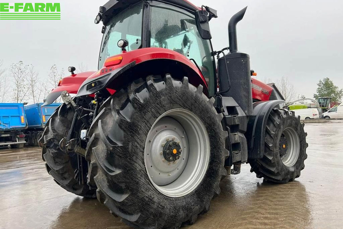 Case IH 250 - Tractor - 250 HP | E-FARM