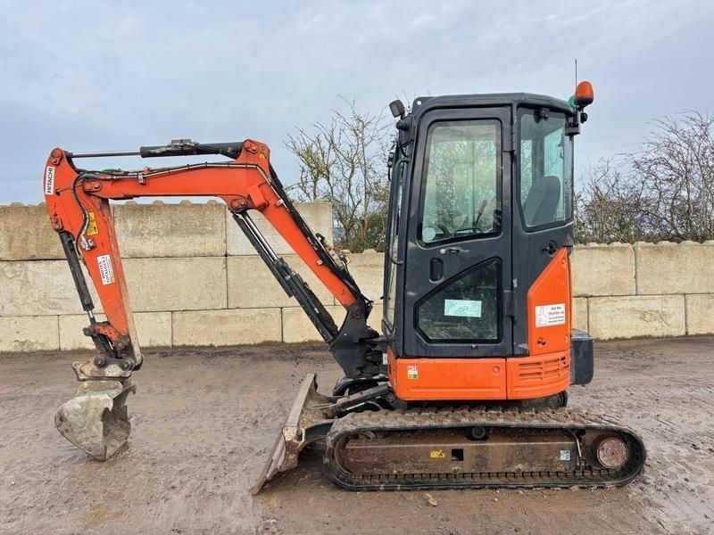 Hitachi ZX26U-6 Mini excavator €17,659