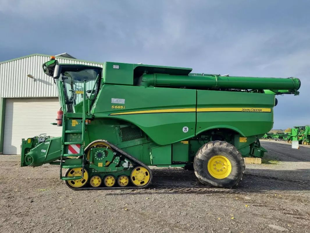 E-FARM: John Deere S 685 i - Mähdrescher - id EU7J9JQ - 145.000 € - Baujahr: 2016 - Abgelesene Motorstunden: 2.125,Motorleistung (PS): 579,Deutschland
