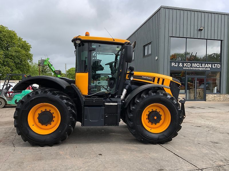 JCB Fastrac 4220 Tractor 90.734 EUR
