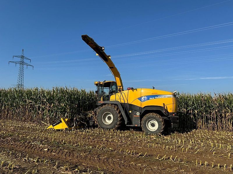 E-FARM: New Holland FR 9060 - Self propelled forage harvester - id BLR6GS5 - €178,000 - Year of construction: 2009 - Engine hours: 2,500,Engine power (HP): 590,Germany