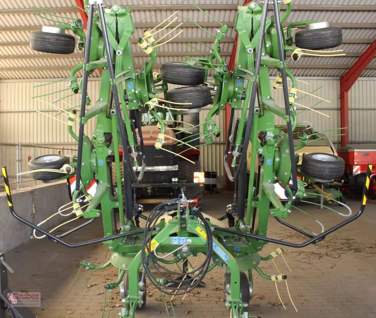 E-FARM: Krone Vendro 900 - Tedder - id UKVKQBP - 17.200 EUR - Anul: 2023 - Germania