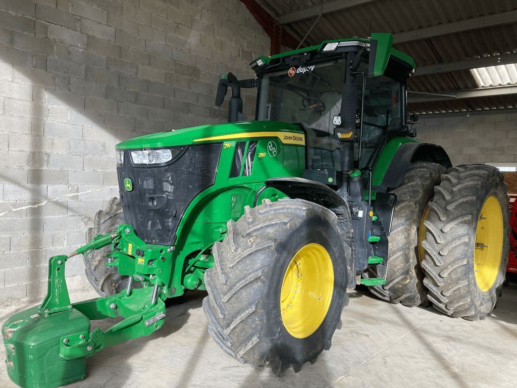 E-FARM: John Deere 7R 250 - Tractor - id EJFNXDF - 165.000 EUR - Anul: 2020 - Citeste ore: 1.850,Muterea motorului: 250,Franța