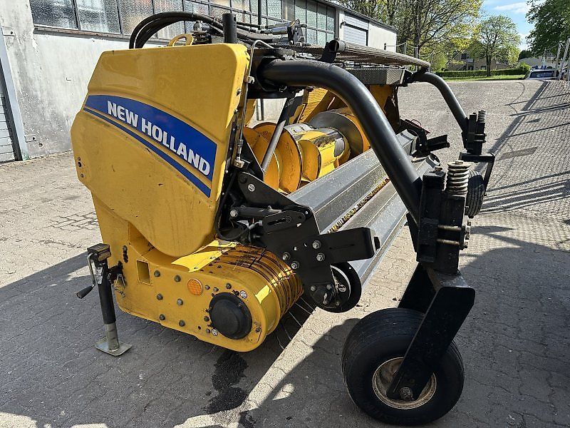 New Holland pick-up 300 fp Header €11,500