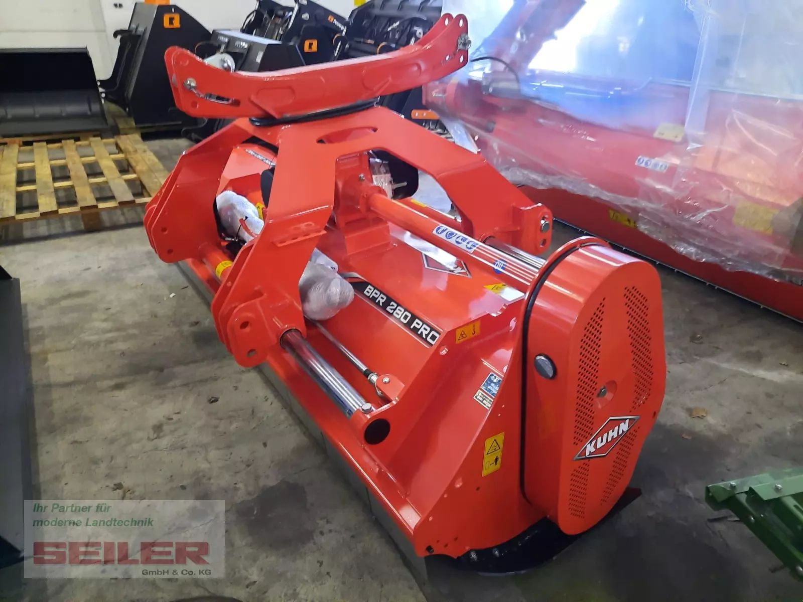 E-FARM: Kuhn BPR 280 Pro - Mulcz - id 6BBFXFP - 12 185 € - Rok produkcji: 2023 - Niemcy