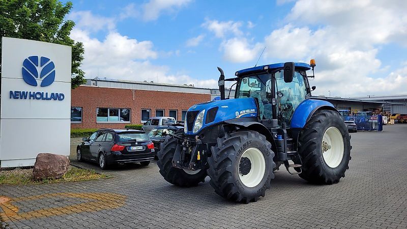 New Holland T7.220 Tractor €64,000