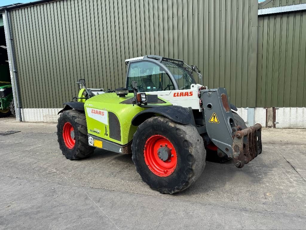 E-FARM: Claas scorpion 7030 variopower - Teleskoplader - id F1DLXIU - 18.334 € - Baujahr: 2013 - Abgelesene Motorstunden: 8.935,Vereinigtes Königreich