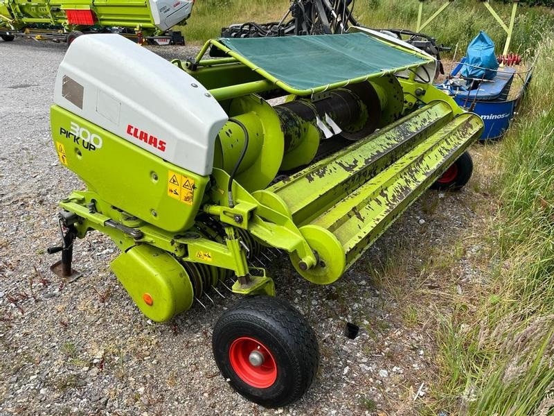 Claas Pick Up 300 header 12 500 €