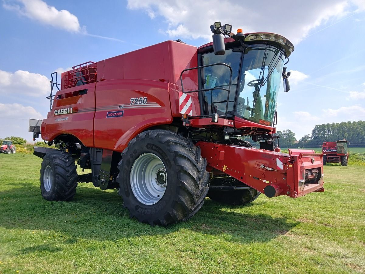 E-FARM: Case IH Axial Flow 7250 - Combine harvester - id DQD9QZ9 - €270,000 - Year of construction: 2021 - Engine hours: 521,Engine power (HP): 491,France