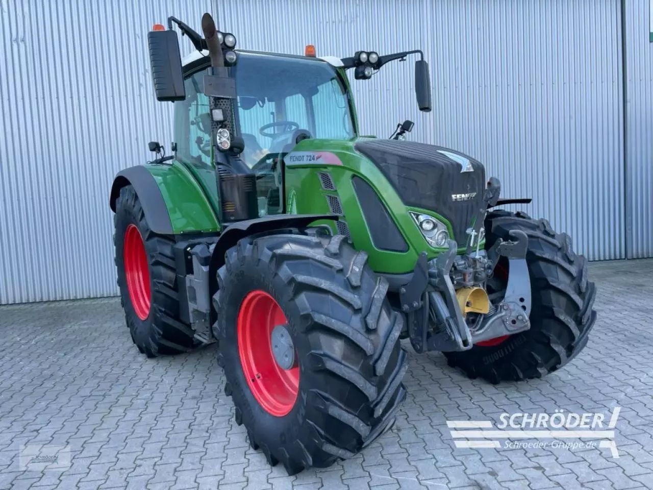 E-FARM: Fendt 724 Vario - Tracteur - id GYAZEF2 - 94 885 € - Année: 2017 - Lecture du nombre d'heure: 8 658,Puissance du moteur (chevaux): 237,Allemagne