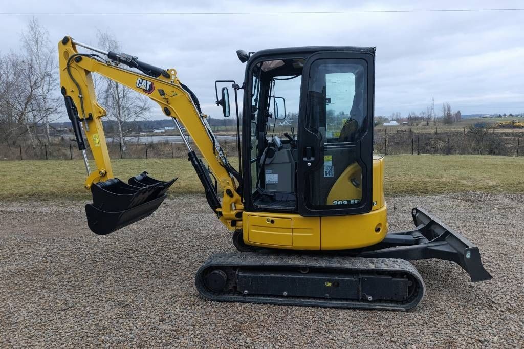 Caterpillar 303.5 Mini excavator €30,460
