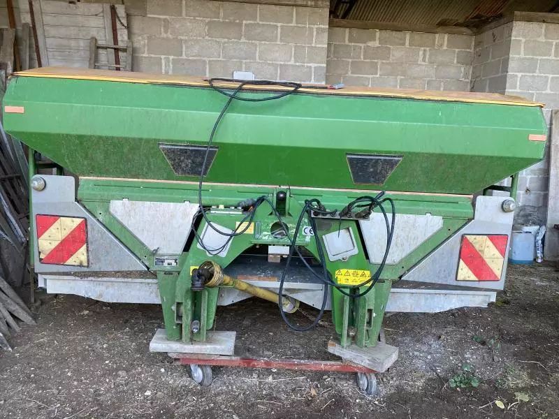 E-FARM: Amazone zam ultra - Mašine za raspršivanje gnojiva - id YJJHHKT - 6000 € - Godina proizvodnje: 2007 - Francuska