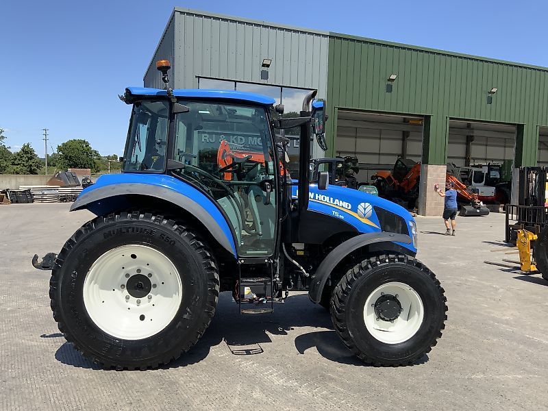 E-FARM: New Holland T5.95 - Трактор - id VTJ9RH6 - 35 421 € - Година на построяване: 2020 - Работни часове на двигателя: 4662,Обединеното кралство