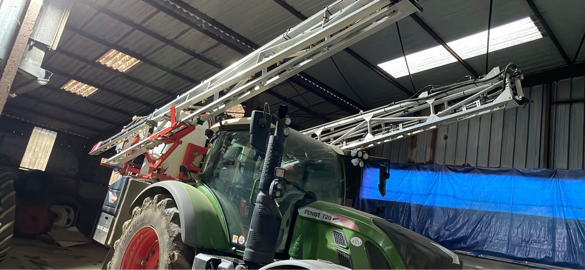 E-FARM: Kuhn altis 2000 - Pulverizador - id BHNTNWA - 28.000 € - Año: 2017 - Francia