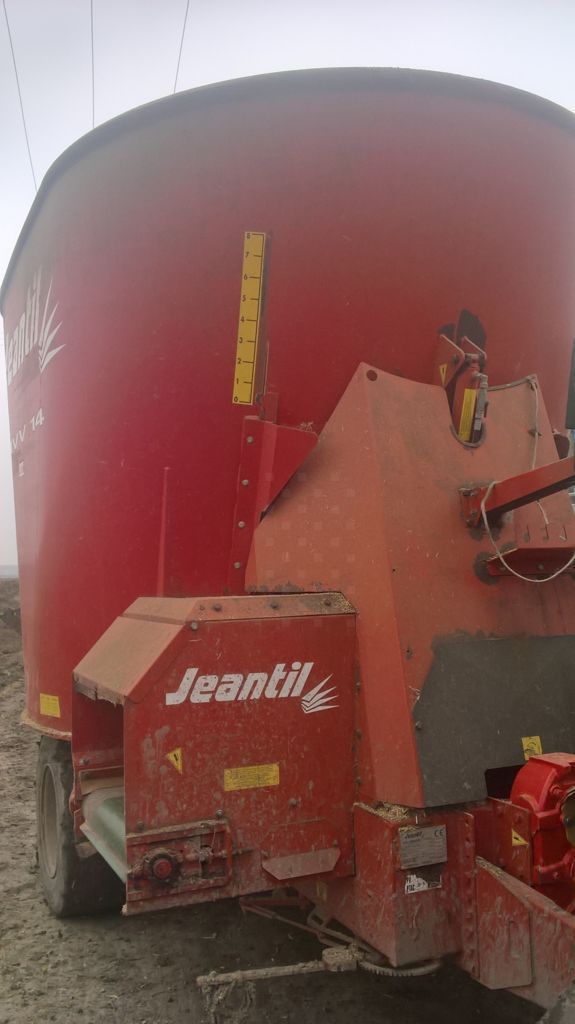 E-FARM: Jeantil mvv 14 - Mixer feeder - id IEH4DWQ - €12,250 - Year of construction: 2008 - France