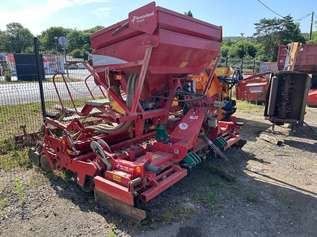 E-FARM: Kverneland S DRILL PRO - Drillkombination - id 7WWBG8Q - 16.000 € - Baujahr: 2015 - Frankreich