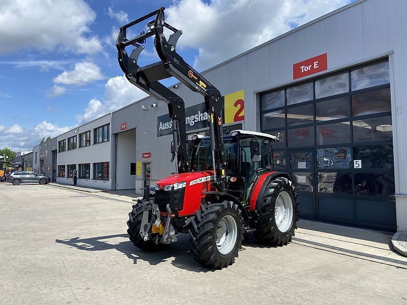 E-FARM: Massey Ferguson 4708M - Tracteur - id VKJXARJ - 55 000 € - Année: 2022 - Lecture du nombre d'heure: 450,Autriche