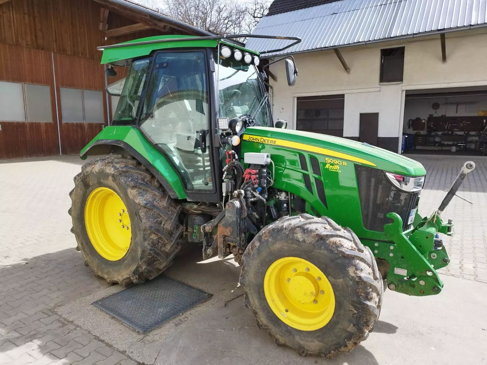 John Deere 5090 R Traktor 85 000 €