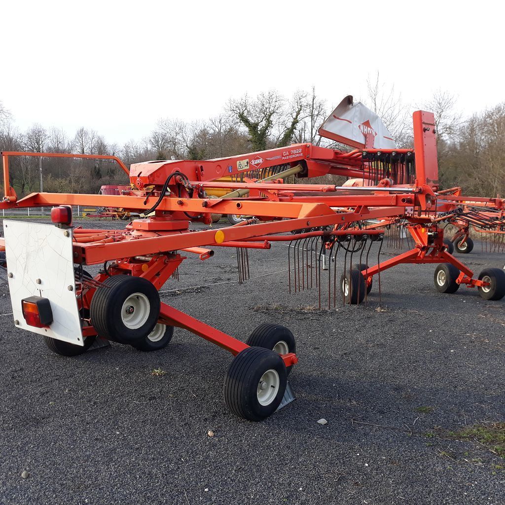 E-FARM: Kuhn GA 7822 - Faneuse - id SL8FNAA - 8 000 € - Année: 2004 - France