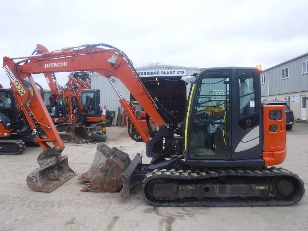 Hitachi zx 85 us b-6 Mini excavator €37,632
