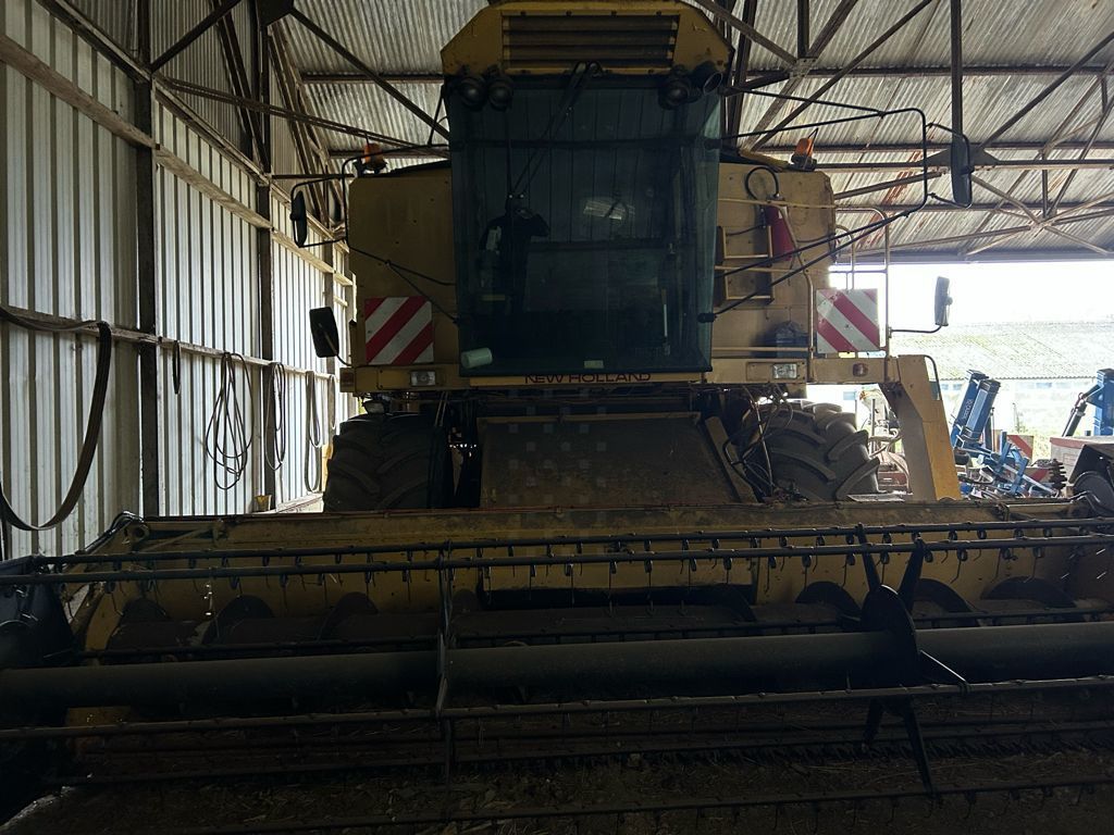 E-FARM: New Holland TX 36 - Moissoneuse-batteuse - id AFLFKNP - 15 000 € - Année: 1990 - Lecture du nombre d'heure: 4 300,France