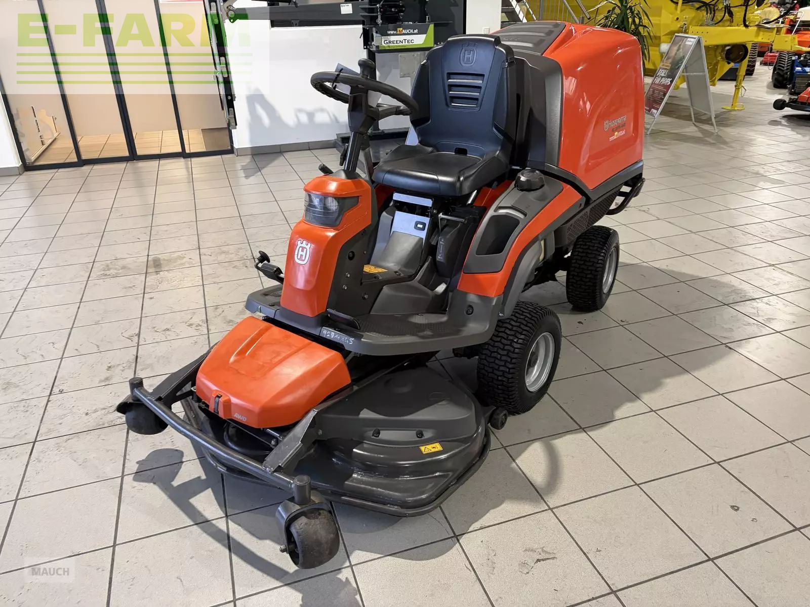 Husqvarna rc 320ts awd mit 112cm mähdeck Lawn mower €7,900