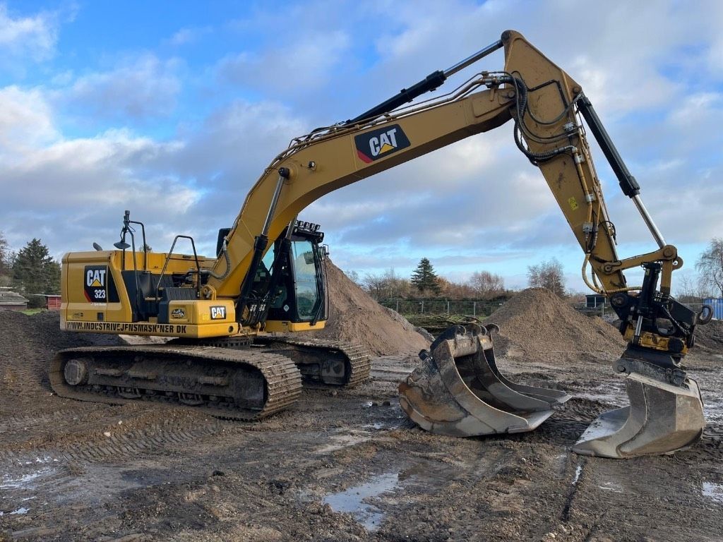 Caterpillar 323 nextgen Raupenbagger 133.578 €