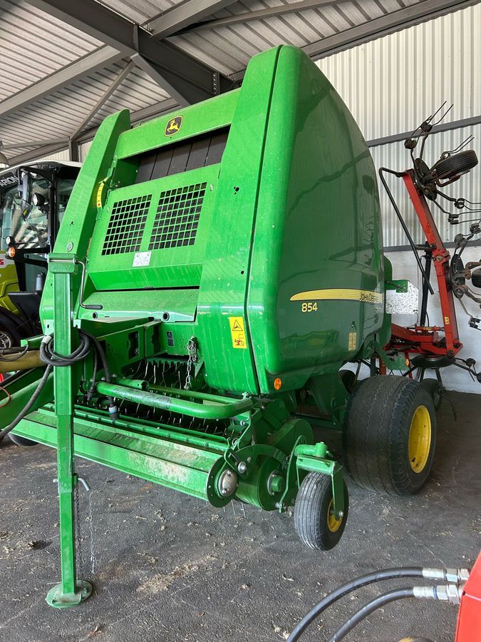 E-FARM: John Deere 854 - Балопреса - id GGBA2TR - 19 700 € - Година на построяване: 2016 - Общ брой произведени бали: 14 500,Франция