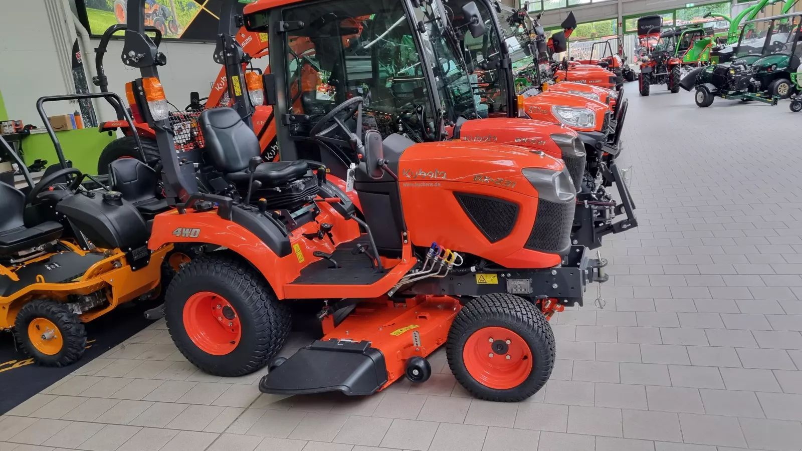 E-FARM: Kubota bx 231 - Tractor - id HMWXPZP - €18,400 - Year of construction: 2023 - Engine hours: 25,Engine power (HP): 22,Germany